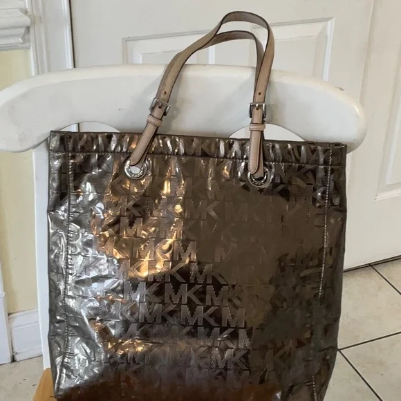 Michael Kors Bag - Picture 4 of 9